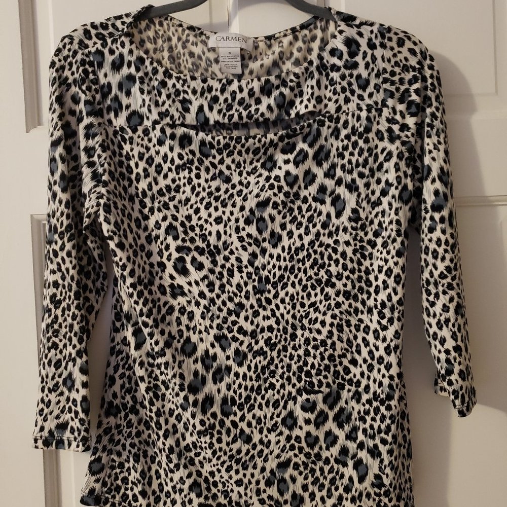 Carmen Marc Valvo Size Small Women's Animal Print Top